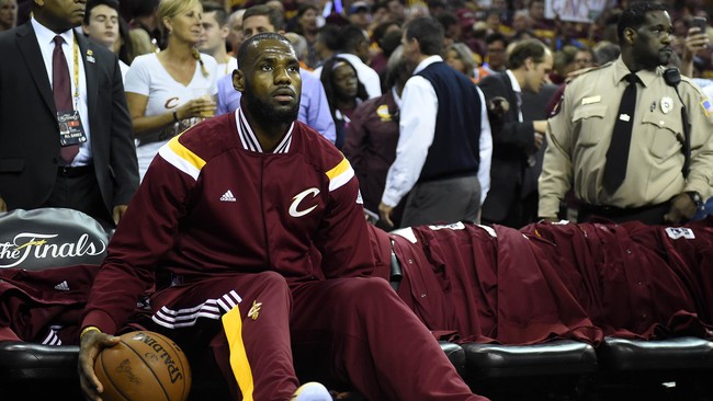 Merasa menjadi bagian kota Akron, LeBron James persembahkan program beasiswa untuk anak-anak dari kampung halamannya itu untuk mengenyam pendidikan tinggi.