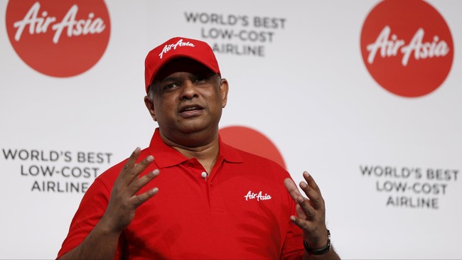 Aturan tarif batas bawah disebut bos AirAsia Group telah menyebabkan berkurangnya jumlah penumpang pesawat rute domestik selama semester I 2015.
