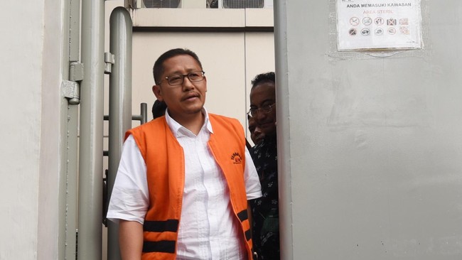 Anas Urbaningrum bersaksi untuk Nazaruddin dalam perkara tindak pidana pencucian uang.