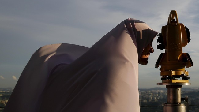 Lukman Hakim menyatakan pemerintah terus membuka dialog antar pemuka agama Islam dalam menentukan posisi hilal yang menandakan masuknya bulan Ramadan.