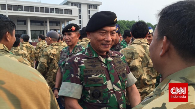 Penyelidikan dikaitkan atas pengakuan warga sipil yang tidak memiliki hubungan dengan prajurit diperbolehkan naik pesawat militer dengan memberi sejumlah uang
