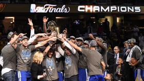 Foto-Foto Terbaik Warriors Juara NBA 2015