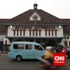 11 Kereta Api Berhenti Luar Biasa di St Jatinegara Imbas Aksi di Monas