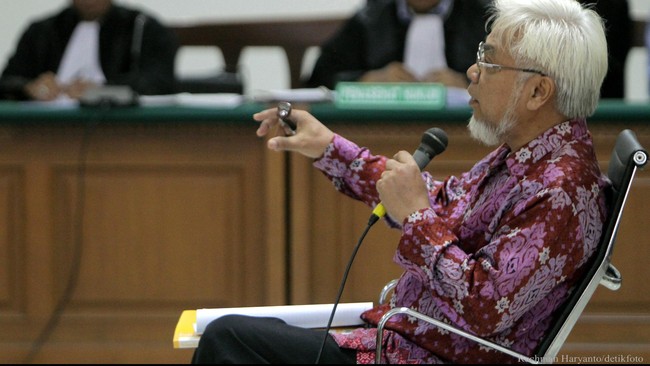 Mantan Direktur Pengolahan PT Pertamina Suroso terbukti menerima suap US$190 ribu dari Direktur PT Soegih Interjaya Willy Sebastian Lim.