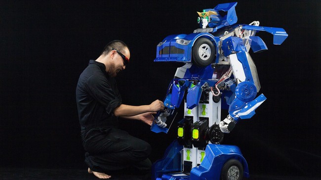 Robot-robot dalam film Transformer tampaknya bakal jadi nyata. Ilmuwan di Jepang sedang mengembangkan robot yang bisa berubah bentuk.