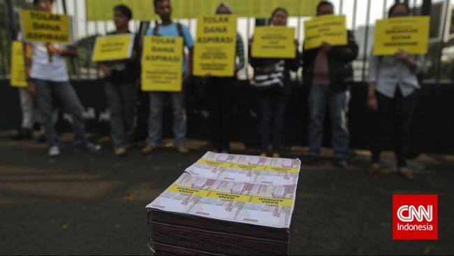 Sebagian besar anggota DPR dinilai ingin menguasai anggaran tanpa melihat batas-batas wewenang mereka sebagai legislatif.
