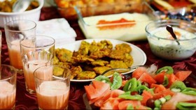 Makanan yang Sebaiknya Dihindari Ibu Hamil Saat Berbuka Puasa