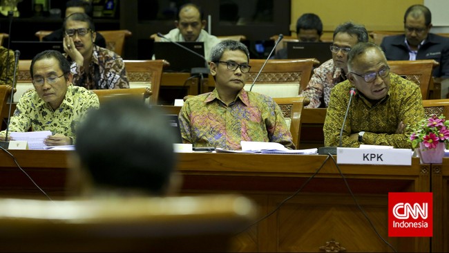 Setiap tahanan mendapat kesempatan beribadah 40 menit untuk salat zuhur, ashar dan magrib di musala. Sementara untuk isya dilakukan di dalam sel.