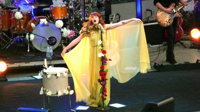 Florence + The Machine merilis single bertajuk King yang bercerita tentang konflik seniman perempuan.
