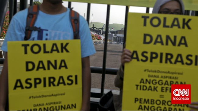 Ketua Panja Dana Aspirasi DPR mengatakan, sudah membicarakan mengenai anggaran Rp 11,2 triliun dengan Kementerian Keuangan. Pemerintah disebut sudah setuju.
