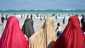 Dipaksa Lepas Hijab, Wanita Muslim Tuntut Polisi AS