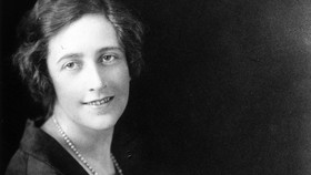 Menyusuri Jejak Petualangan Agatha Christie