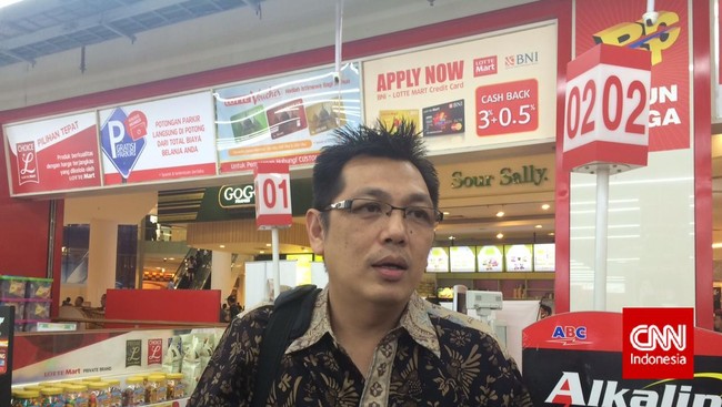 Penjualan bir di salah satu toko Lotte Mart sempat meningkat 50 persen akibat larangan penjualan bir di minimarket dan toko pengecer.