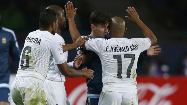 Kapten timnas Argentina, Lionel Messi, mengakui sempat tidak mampu mengontrol emosi saat timnya mengalahkan Uruguay 1-0 pada lanjutan Grup B Copa America.