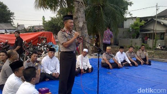 Menurut Kapolda Metro Jaya Inspektur Jenderal Tito Karnavian, aktivitas premanisme di Jakarta bisa ditekan jika tokohnya yang melanggar hukum ditindak tegas.