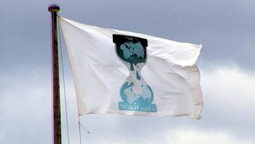 WikiLeaks Bocorkan 2.000 Email Ketua Kampanye Clinton