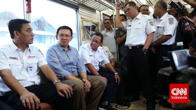 Ahok mengatakan pemakaian anggaran seharusnya dapat dilakukan secara maksimal karena fokus Pemprov DKI tahun ini membeli lahan sebanyak-banyaknya. 