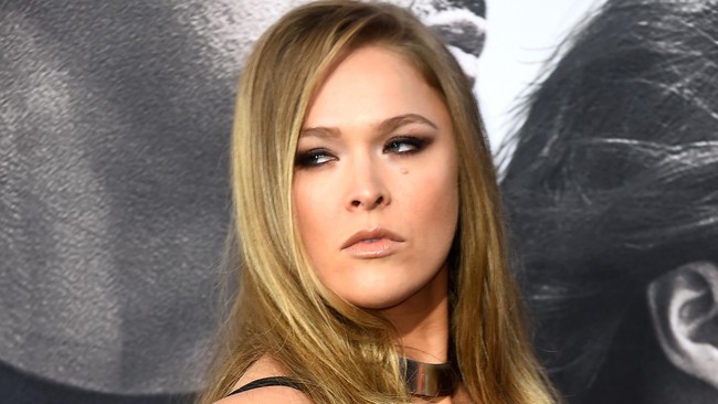 Setelah mendominasi dan tidak terkalahkan di ajang UFC, Rousey memiliki keinginan untuk menjadi juara dunia di olahraga tinju.