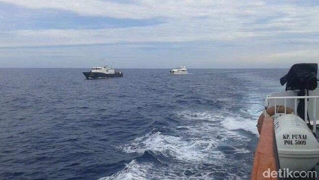 Perahu yang diduga membawa puluhan imigran gelap asal Indonesia terbalik dalam perjalanan dari Malaysia menuju tanah air pada Kamis (2/9).