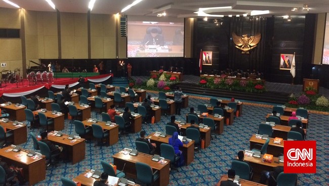 Sekretaris Dewan, Yuliadi menyebut baru dua fraksi yang sudah mengirimkan nama anggotanya untuk masuk pansus. Keduanya adalah Hanura dan NasDem.