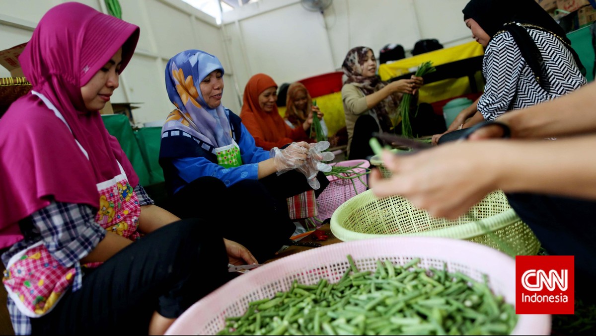 Gotong Royong di Dapur Buka Puasa Masjid Istiqlal