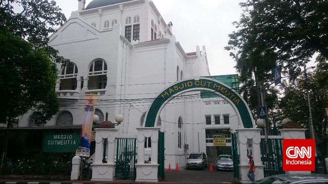 Tak banyak yang tahu masjid ini sudah melawati proses panjang, digunakan oleh berbagai institusi negara dan berumur ratusan tahun.