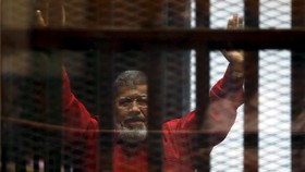 Mursi Meninggal, Sempat Pingsan di Sidang Kasus Spionase