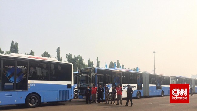 Direktur Utama TransJakarta Antonius Kosasih mengatakan, telah menghubungi operator dan meminta mereka bertanggung jawab penuh kepada korban.