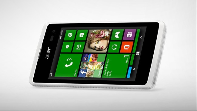 Liquid M220 dibekali sistem operasi Windows 8.1. Performanya didukung oleh prosesor Qualcomm Snapdragon jenis dual-core, memori internal 4 GB, dan RAM 512 MB.