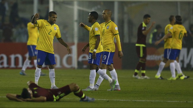 Brasil menjadi tim terakhir yang memastikan langkah ke babak perempat final usai mengalahkan Venezuela. Tim mana lagi yang lolos ke perempat final?