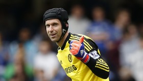 Misteri Gawang Petr Cech untuk Lionel Messi
