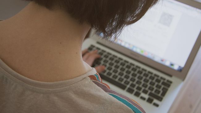 Menjadi blogger fashion saat ini jadi tawaran yang cukup menggiurkan. Dari mereka yang telah sukses, berikut langkah-langkahnya?