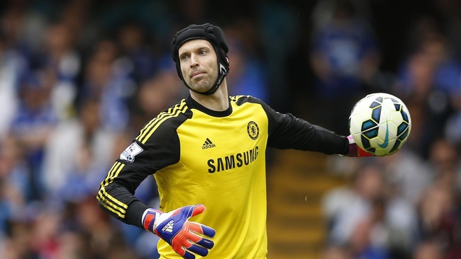 Penjaga gawang baru Arsenal, Petr Cech tak memedulikan ancaman pembunuhan dirinya oleh suporter Chelsea karena pindah ke klub rival sekota.