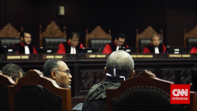 Menurut Kapolri Jenderal Badrodin Haiti, institusinya selama ini memberi kesempatan bagi Bambang untuk menempuh upaya hukum, terutama gugatan praperadilan.
