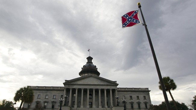 Gubernur South Carolina meminta bendera Konfederasi yang dianggap simbol perbudakan diturunkan dari gedung DPR negara bagian setelah penembakan gereja.