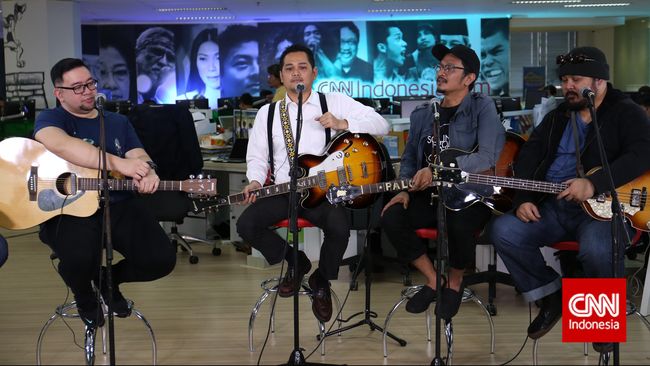 Ketenaran musisi atau artis sering dianggap mutlak dari faktor bakat. Namun, jarang ada yang melihat sosok sang manajer.