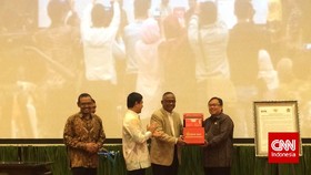 Menkeu Teken Komitmen Antigratifikasi di Depan Bos KPK