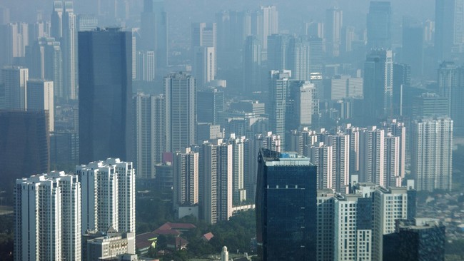 Pendapatan tahun 2015 DKI Jakarta diluar yang dicanangkan sejak awal. Sementara realisasi belanja juga tak maksimal.