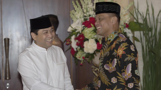 Menurut Kepala Staf AD tersebut, sikapnya diambil karena saat ini dia masih menjabat sebagai KASAD AD dan bukan Panglima TNI.