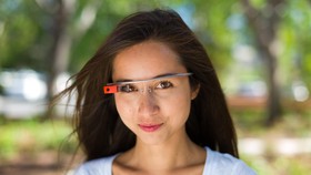 Google Glass Dilenyapkan dari Media Sosial