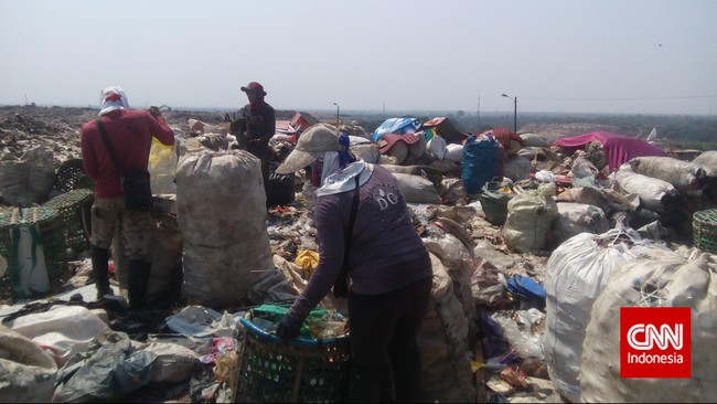 Gubernur DKI Jakarta, Basuki Tjahaja Purnama yang kondang disapa Ahok geram dengan persoalan pengelolaan sampah di TPSTP Bantar Gebang. Jakarta bisa swakelola.