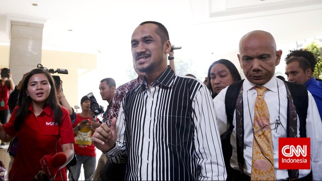 Tak sempat hadiri konser Iwan Fals, Abraham Samad titipkan puisi antikorupsi.