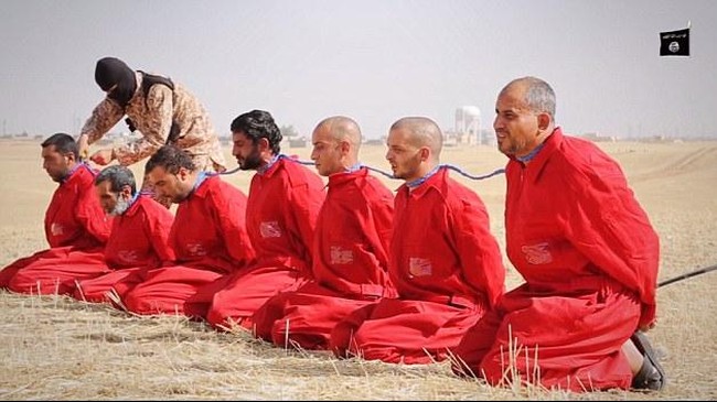 Seorang guru di New York, didenda US$300 atau hampir Rp4 juta karena memutar video pemenggalan oleh ISIS di kelas, membuat para siswa ketakutan.