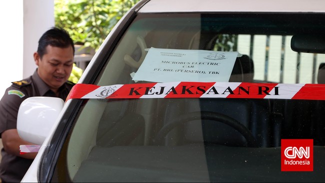 Kejaksaan Agung memastikan kasus mobil listrik juga akan disidik sampai jajaran para pengambil kebijakan.