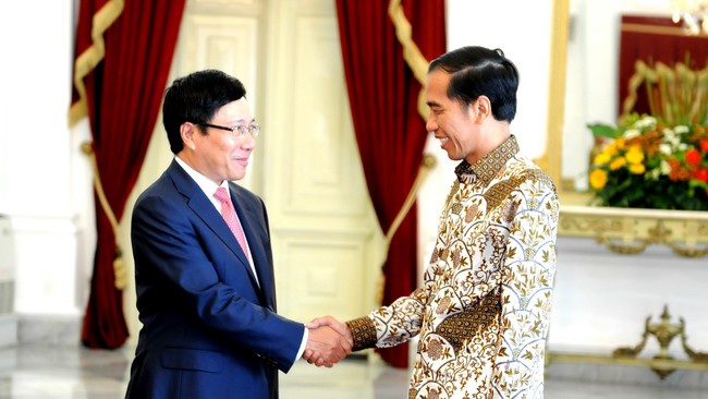 Vietnam berhasil mengalahkan Indonesia dalam menyerap investasi padat modal asing pada semester I 2015 versi Financial Times.