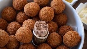 Resep Bitterballen Makaroni Praktis yang Gurih dan Renyah