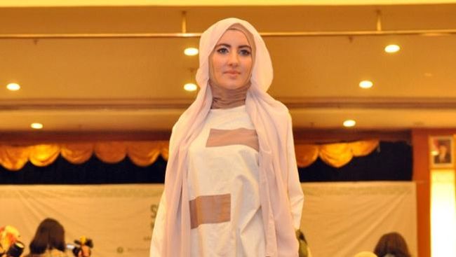 Setelah sukses dengan label baju muslim pertamanya, Meccanism, Zaskia Adya Mecca kembali membuat label baju muslim yang kedua bertajuk BIA.