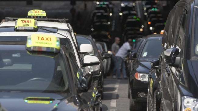 Mengacu pada UU Nomor 25 tahun 2007 tentang Penanaman Modal, bentuk usaha Uber selaku penanam modal asing nantinya adalah Perseroan Terbatas (PT).