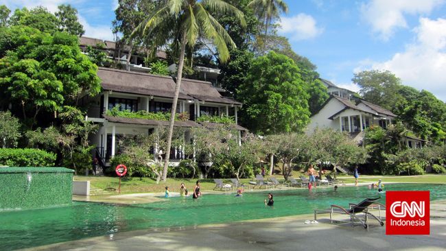 Turi Beach menjadi resor destinasi masyarakat Malaysia dan Singapura jika ke Batam. Ironisnya, ia justru tak dikenal di masyarakat lokal meski harganya miring.