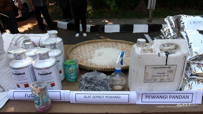 Polda Metro Jaya menghentikan penyidikan beras palsu dan membuka penyidikan baru terkait penyebaran berita peredaran beras plastik yang meresahkan.
